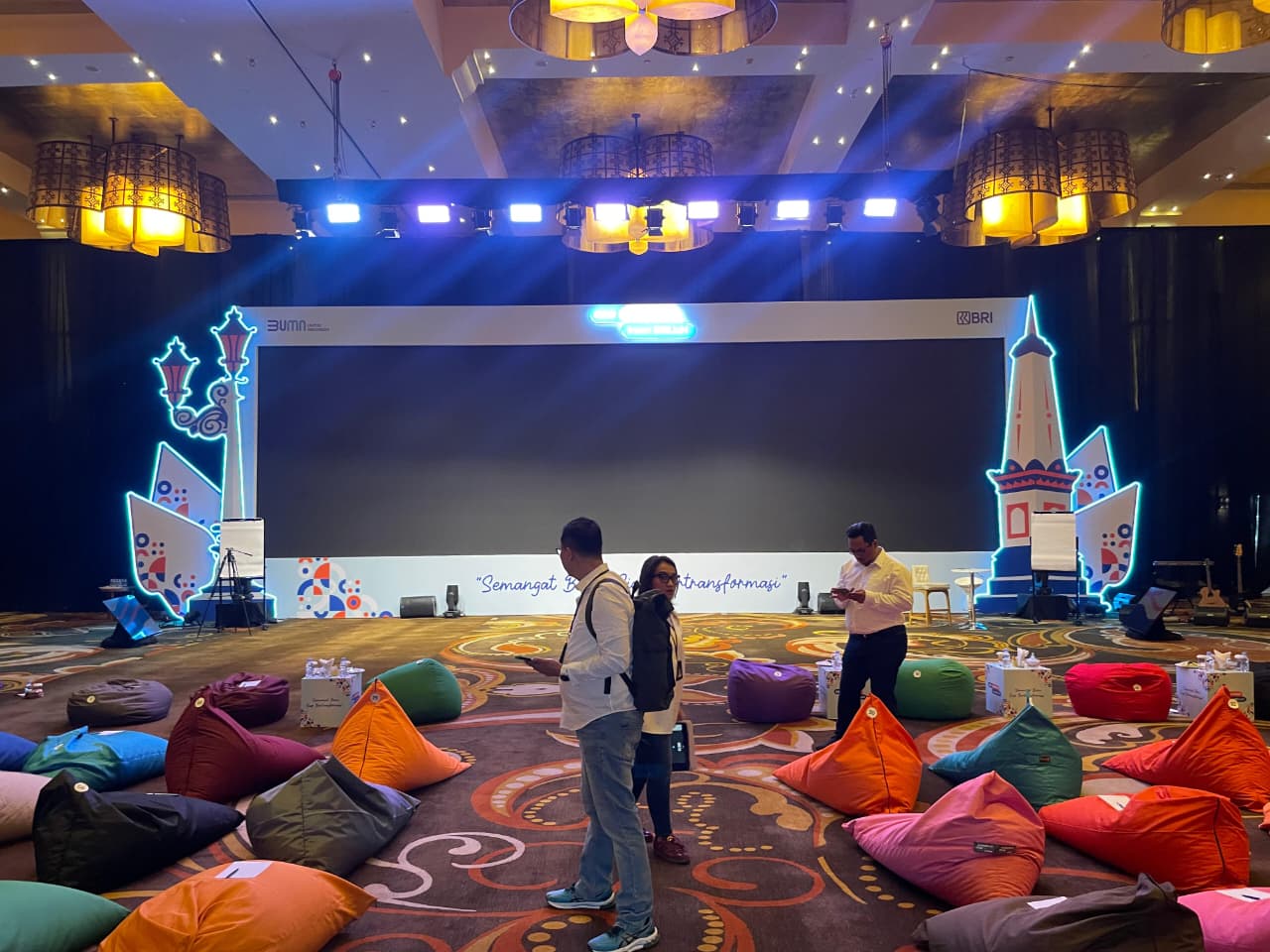 Gathering Indoor