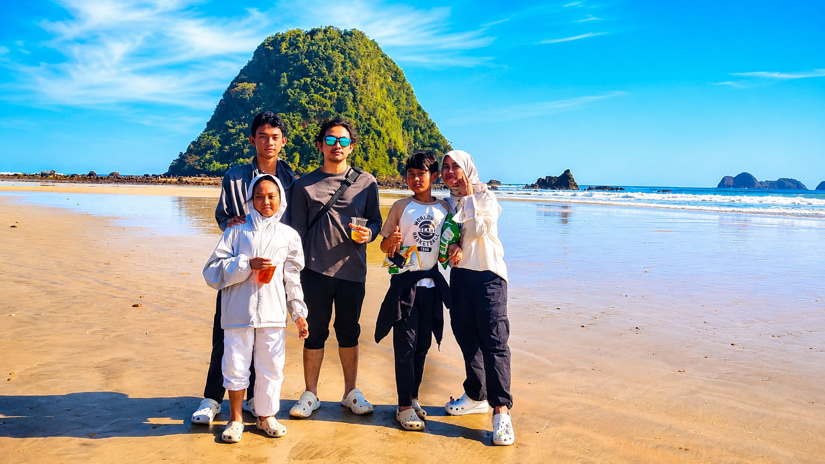 Trip Pulau Merah